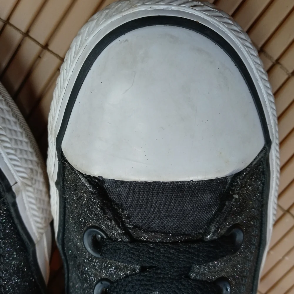 Converse All Stars black leather high tops fashion sneakers. Men's 7. Wo…